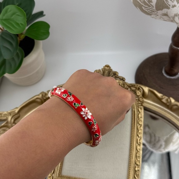 Red Floral Enamel Bangle Bracelet – Vintage Style Hinged Cuff - Picture 4 of 11